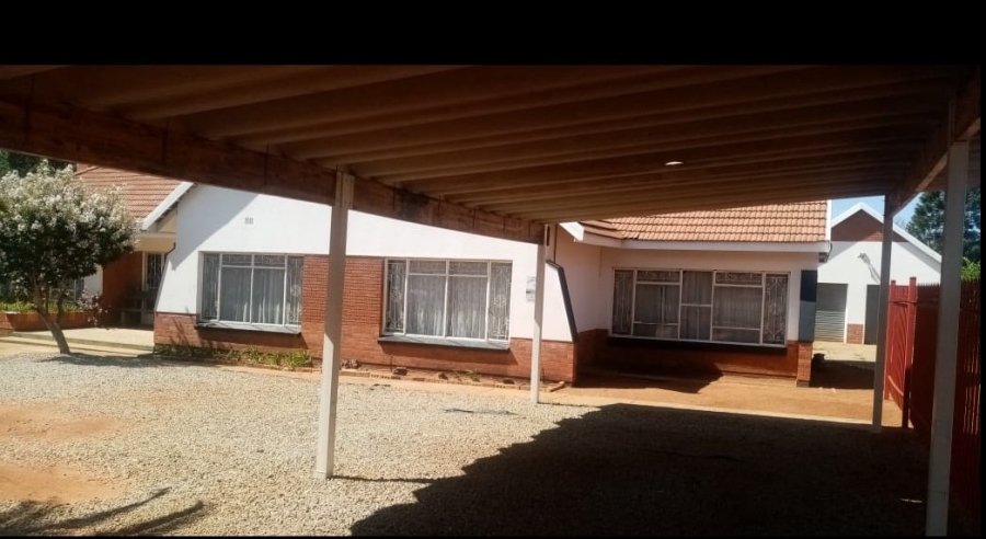 4 Bedroom Property for Sale in Wilkoppies North West